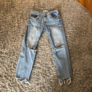Zara Slim Crop Boyfriend Jeans
